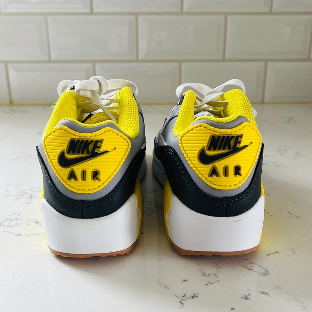 Nike Air Max 90 Smile Face 😃 - Picture 8 of 15